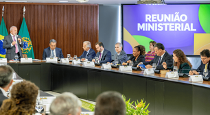 Queixas sobre comunicação de Lula às vésperas da campanha provocam tensão na despedida dos ministros