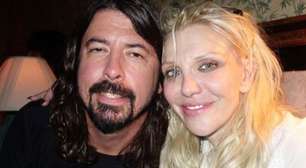Courtney Love faz apelo para Dave Grohl: 'assuma logo'