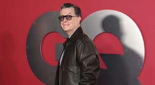 Stephen Colbert brinca que Trump fez um discurso 'conciso e inteligente': '1º de abril!'