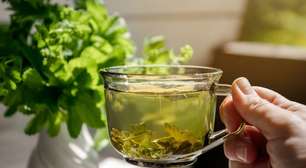 Chá ajuda a emagrecer? Entenda o que é mito e o que é verdade