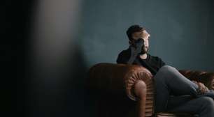 A psicologia diz: ficar em silêncio para evitar conflitos não é sinal de maturidade: é um atalho para a autodestruição