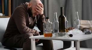 Beber muito de uma vez pode causar mais danos ao fígado, diz pesquisa