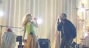 De arrepiar: Hayley Williams e Dallas Green encantam com dueto em show - vídeo