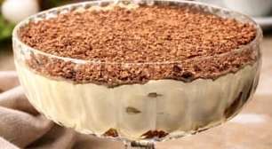 Tiramisu italiano clássico e cremoso para a páscoa