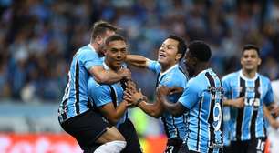 Fica ou vai? Centroavante recebe propostas do exterior, toma decisão e agita bastidores do Grêmio