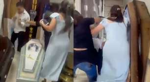 Vídeo mostra pancadaria em funerária por suposta cobrança de valor adicional em Minas Gerais