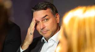 Flávio Bolsonaro viajou com família para Flórida e Rio em jatinhos emprestados por empresários