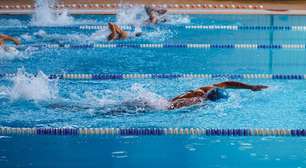 Natação supera corrida para fortalecer o coração, aponta estudo