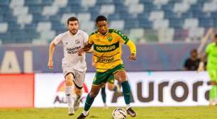 Richard defende dois pênaltis, e o Ceará vence o Cuiabá fora de casa