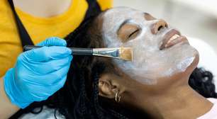 A ciência por trás das modas bizarras de tratamentos de pele, de sêmen de salmão a cocô de passarinho