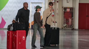 Apaixonados, Bruna Marquezine e Shawn Mendes são flagrados em aeroporto no Rio