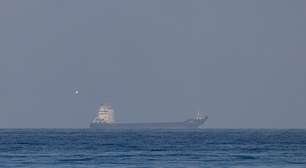 Irã aprova passagem de navios humanitários pelo Estreito de Ormuz