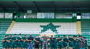 Pressionada, Chapecoense enfrenta o Vitória para tentar sair do Z-4