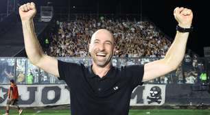 Bellão elogia elenco do Botafogo após vitória no clássico: 'é espetacular'