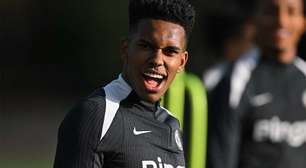 Técnico do Chelsea se derrete por Estêvão: "Onde estiver em campo, é uma ameaça"