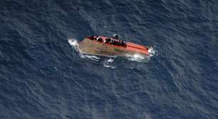 Naufrágio de barco no Mar Mediterrâneo deixa mais de 70 desaparecidos; veja vídeo