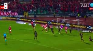 Richard Ríos marca, mas Benfica cede empate ao Casa Pia
