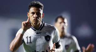 Martins se destaca em clássico e ganha moral no Botafogo
