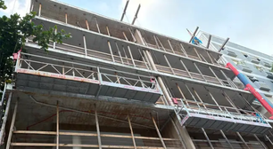 Obra paralisada na Gávea preocupa moradores por risco de queda de andaimes