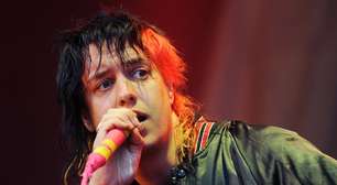 The Strokes lança música inédita em fita K7