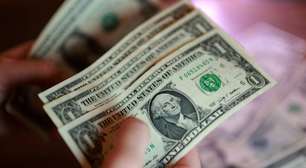 Dólar se mantém firme antes de prazo final de Trump ao Irã
