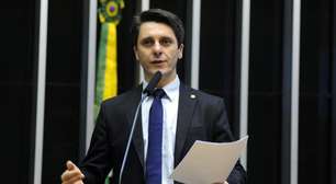 Vice-líder do Centrão usou fundo partidário em perfis fakes para atacar governo