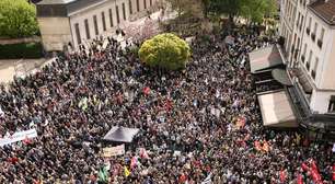 Milhares protestam contra racismo na região de Paris em 4 de abril