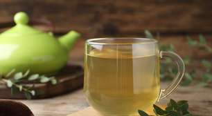 Dor de garganta? Experimente estes 8 chás caseiros