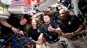 Trump parabeniza astronautas da Artemis II após chegada à órbita da Lua: 'Vocês fizeram história'