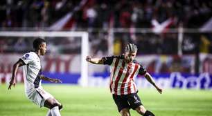 Com reservas, Vasco empata com Barracas Central na estreia pela Sul-Americana