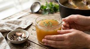 O segredo do colágeno: veja como preparar o caldo de ossos para beneficiar pele e articulações