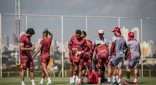 Ex-Vila Nova, goleiro renova contrato até 2028 com time da Série B