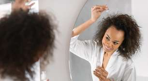 Passar óleo de alecrim no couro cabeludo é um truque simples, mas eficaz, para fazer o cabelo crescer rápido