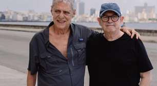 Chico Buarque volta a Cuba após 34 anos e doa medicamentos em meio à crise