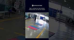 Vídeo: Ex-aluno invade escola e fere professora com faca em Suzano