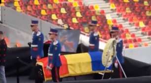 Velório de Mircea Lucescu reúne torcedores e ex-jogadores em Bucareste