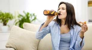 Menopausa: álcool pode piorar calorões, sono e alterações de humor