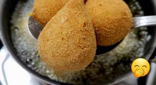 Coxinha sequinha e crocante com uma massa maravilhosa e muito simples de preparar