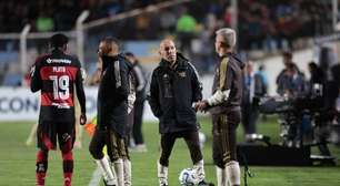 Leonardo Jardim explica como "driblou" a altitude em vitória do Flamengo