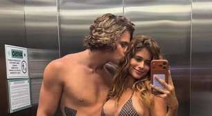 Atriz de 'Coração Acelerado' surge em clima de romance com o namorado atleta em resort de luxo
