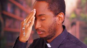 Por que os católicos fazem o sinal da cruz? Entenda a origem