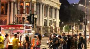 Filas de até 40 minutos e sabores inusitados: conheça a pipoca que virou febre no Centro do Rio