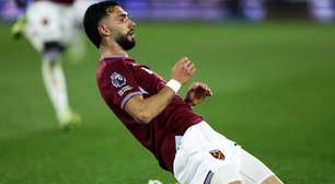 Alvo do Flamengo brilha, West Ham goleia e empurra o Tottenham para a zona na Premier League