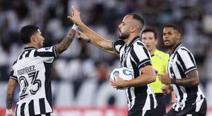 Botafogo empata com o Caracas na estreia de Franclim Carvalho