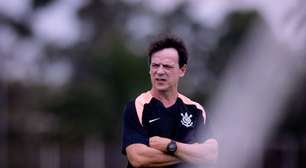 Diniz celebra estreia com vitória no Corinthians e avisa: "Não peguei um deserto"