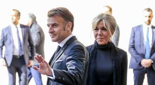 Macron interrompe passeio no centro de Roma para socorrer idoso