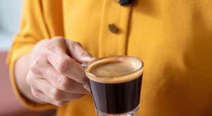 O que acontece com o corpo quando se para de tomar café todos os dias?
