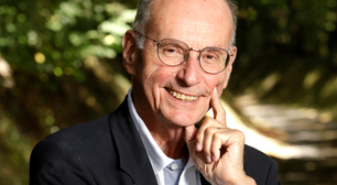 Boris Cyrulnik (88 anos), psiquiatra francês e pai da resiliência: 'Aos 60 anos, não podemos mais nos enganar. O corpo, a memória e as emoções falam juntos, sem hesitação'