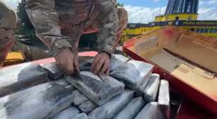 Motorista é preso com 46 quilos de cocaína no teto do caminhão
