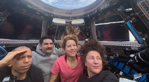 Astronauta que está em estação espacial acompanha o retorno da Artemis 2 à Terra